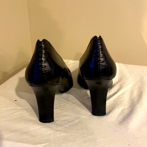 Brand new Nine West black heels, stitched back,oval heel, square toe comfort. - Picture 2 of 4